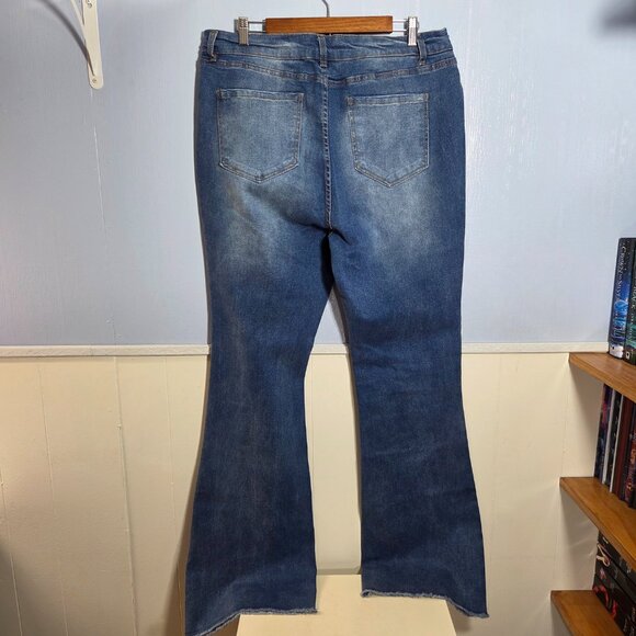 Fashion Nova Size 16 Faded Medium Wash Denim Blue Distressed Flare Jeans - Picture 7 of 12